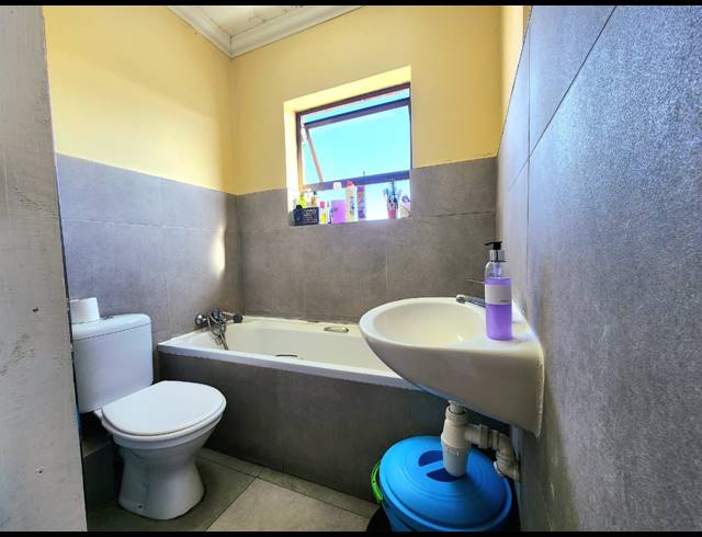 2 BEDROOM APARTMENT FOR SALE IN GOODWOOD ESTATE